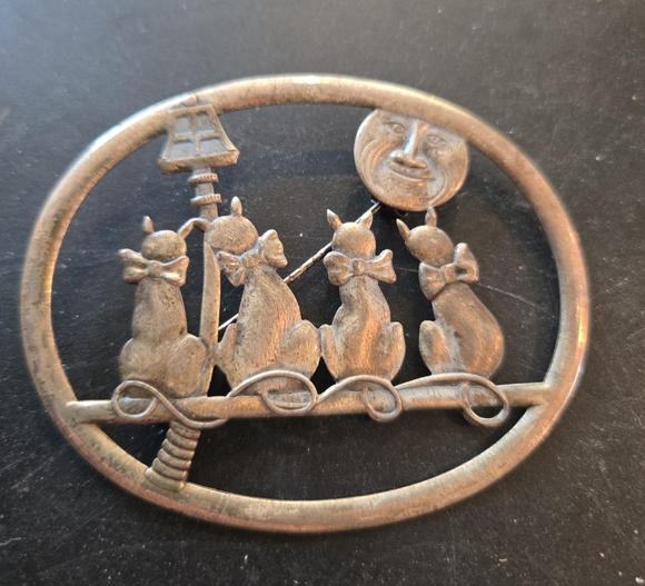 Jewelry - Vintage Truart Sterling Silver Four Cat Brooch with Moon Design